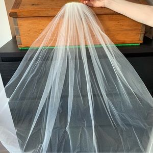 Rochefort Fingertip Veil, Madeleine Fig | BHLDN